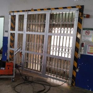 thi-cong-lan-can-hang-rao-mai-che-cau-thang