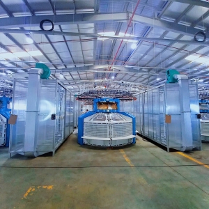 he-thong-vach-ngang-bui-cho-nha-may-det